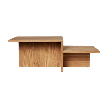 Distinct sofabord i eg fra Ferm Living set fra siden
