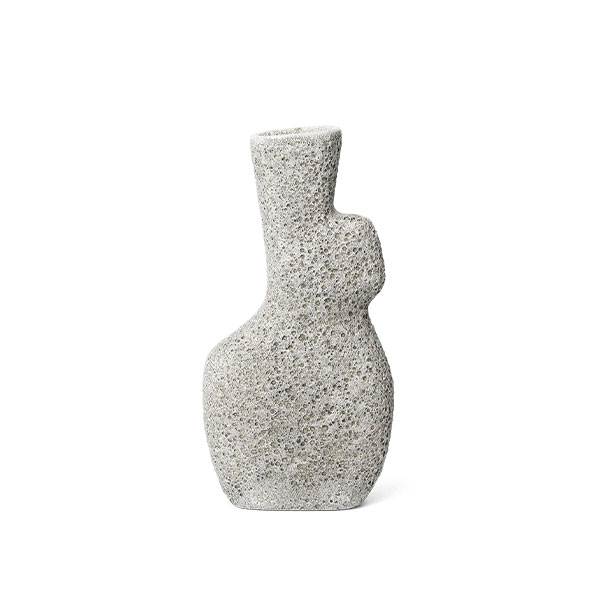 Se Ferm Living Yara vase large - Grey pumice hos Erling Christensen Møbler