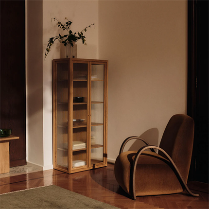 Miljøbillede af Reed vitrineskab fra Ferm Living