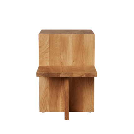 Distinct sidebord i eg fra Ferm Living.