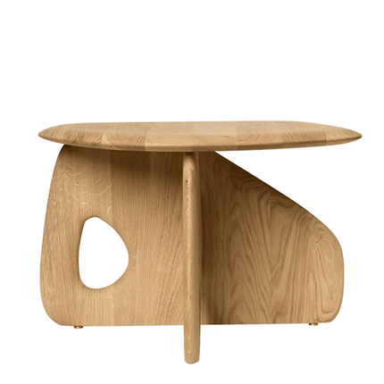 Smukt sofabord i stilrent design fra Ferm Living set fra siden