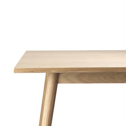 Nærbillede af C35C spisebord i eg fra FDB Møbler