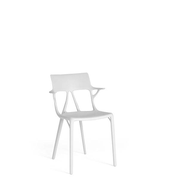 Se Kartell A.I. spisebordsstol - hvid hos Erling Christensen Møbler