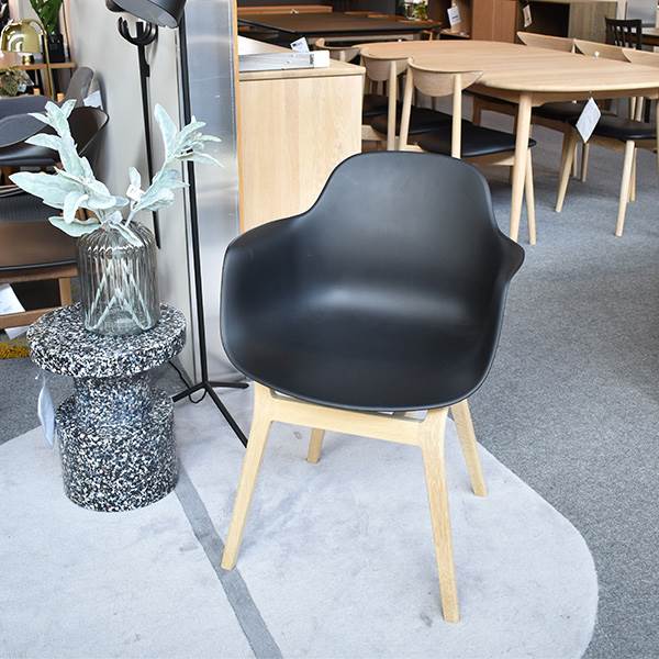 Køb Andersen Furniture AC3 stol – sort – eg hvidlak – udstillingsmodel