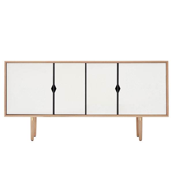 Se Andersen Furniture S7 skænk - Hvide fronter hos Erling Christensen Møbler