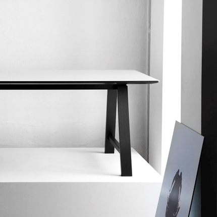 Andersen Furniture T1 spisebord - hvid laminat - sortbejdset eg 