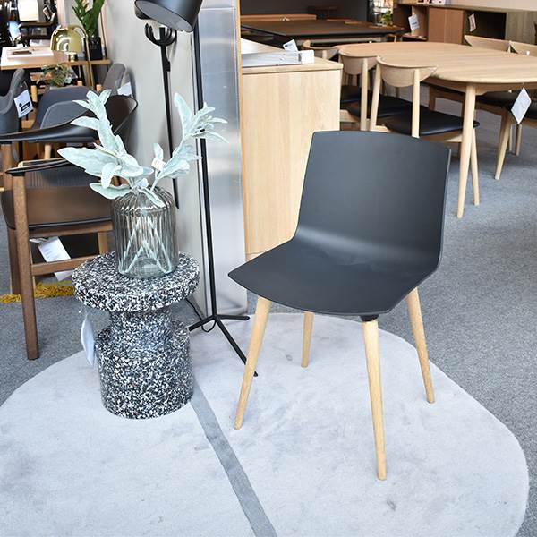 8: Andersen Furniture TAC stol - sort - eg - udstillingsmodel