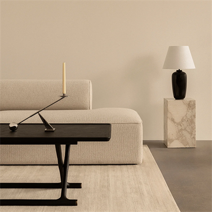 Miljøbillede af Interconnect lysestagen i stål fra Audo Copenhagen