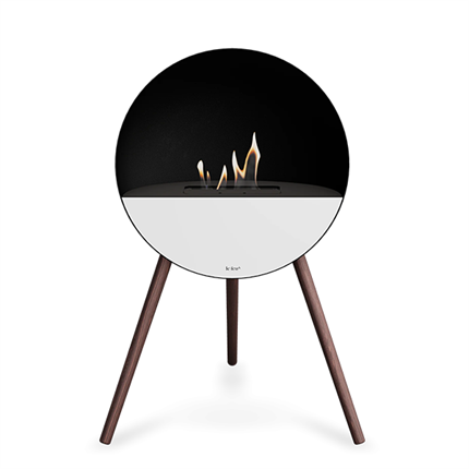 Stilren biopejs med sort skal og ben i røget eg fra Le Feu