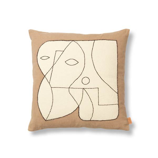 Se Ferm Living Figure cushion - Dark taupe/Off white hos Erling Christensen Møbler
