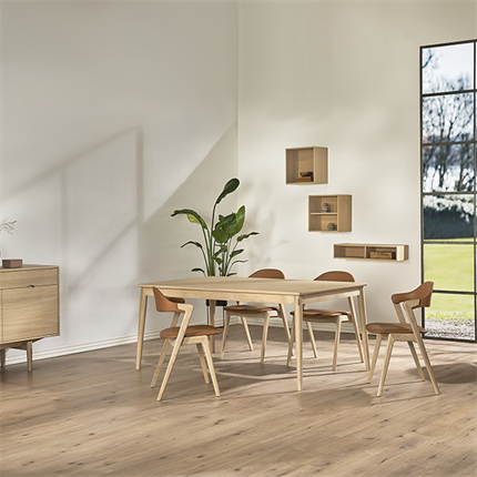 Miljøbillede fra PBJ DesignHouse med Hide spisebordet med dertilhørende spisebordsstole