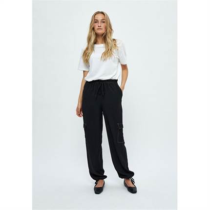 Minus Auriana hight waisted cargo pant - Black