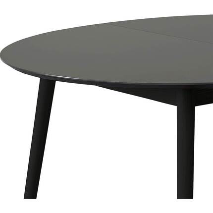 Meza by Hammel spisebord - Round - Ø:135 cm. - Grafit Antifinger laminat - Ben i sort bejdset ask - Inkl. 2 tillægsplader