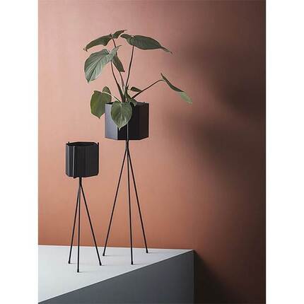 Ferm Living Plant Stand - Low - Black