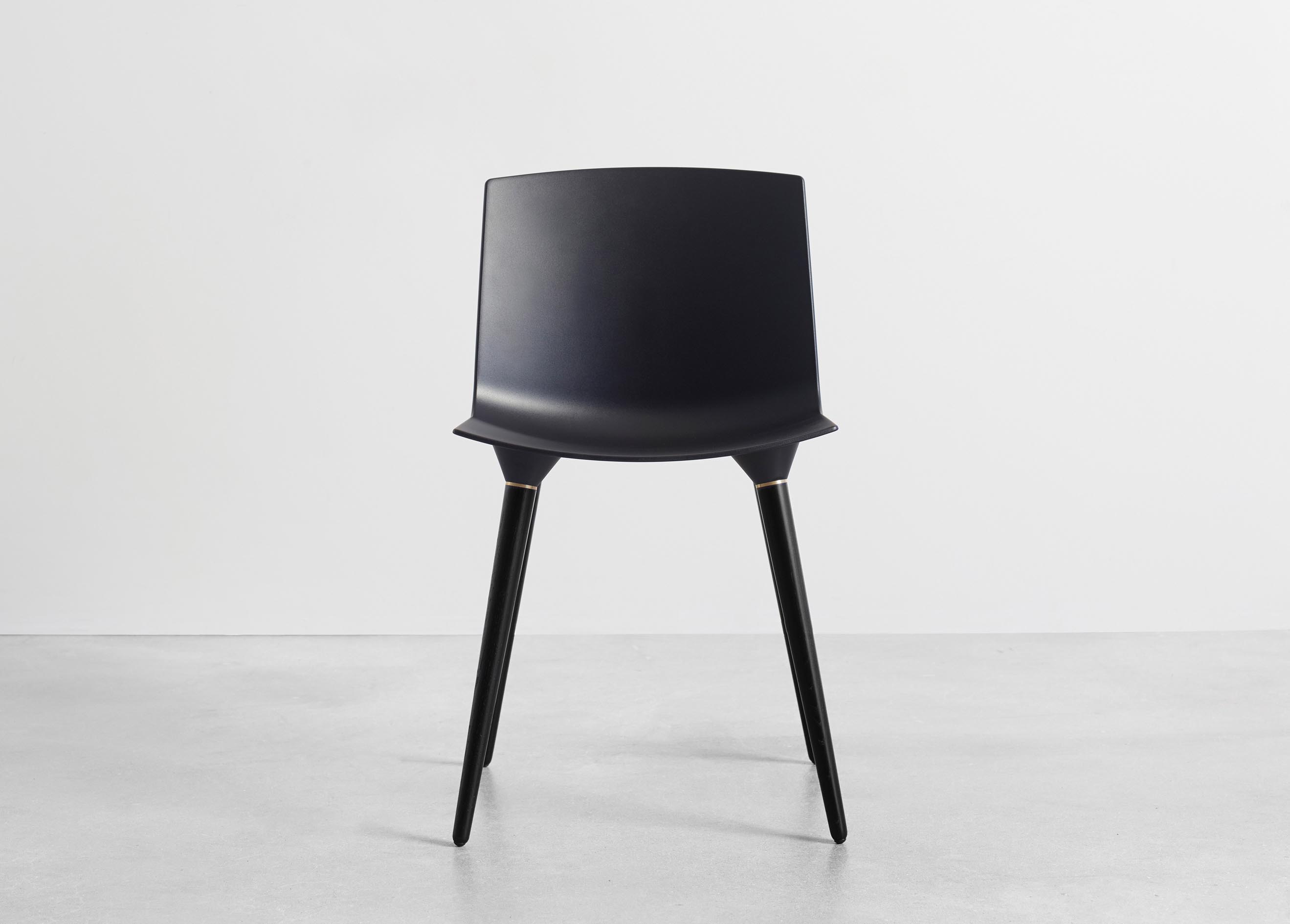 Andersen Furniture TAC - Mat - Sort stel & Sort sæde