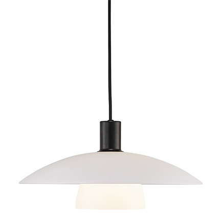 Nærbillede af loftslampe fra Nordlux i stilrent design