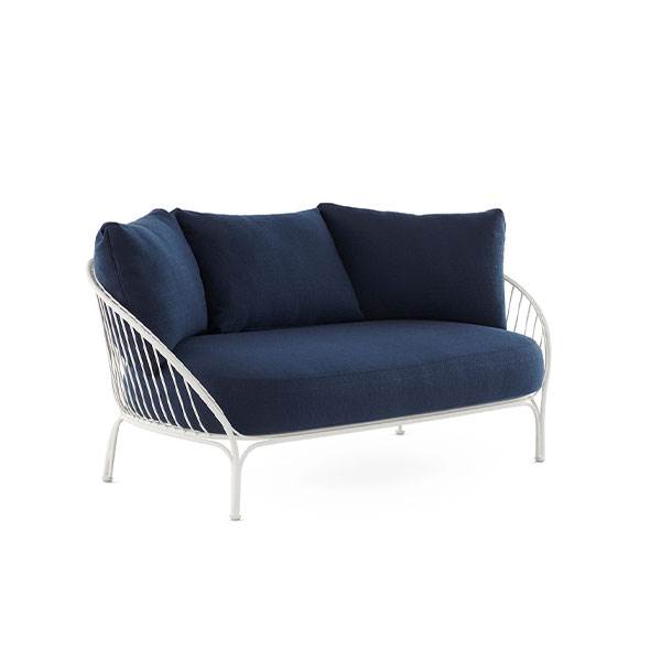 Kartell Hiray Sofa med hynder – Hvidt stel med blå hynder