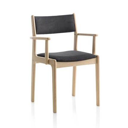 Findahls Nybøl spisebordsstol m. armlæn - Sæbebehandlet bøg - sort læder på sæde og ryg