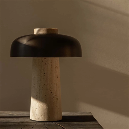 Reverse bordlampe fra Audo Copenhagen.