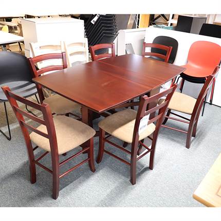 Spisebord med 6 stole - mahogni bejdset
