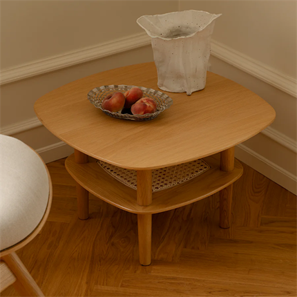 Miljøbillede af Together sofabord 60 i lys eg i en lav model fra Umage